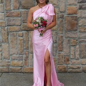 Elegant Pink One-Shoulder Dress